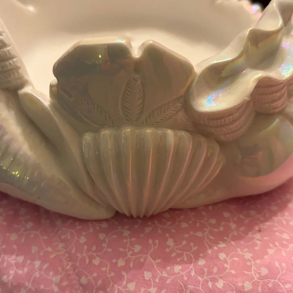 Bath & Body Works White Holographic Seashell 3 wick Candle Holder Brand New - Picture 6 of 9